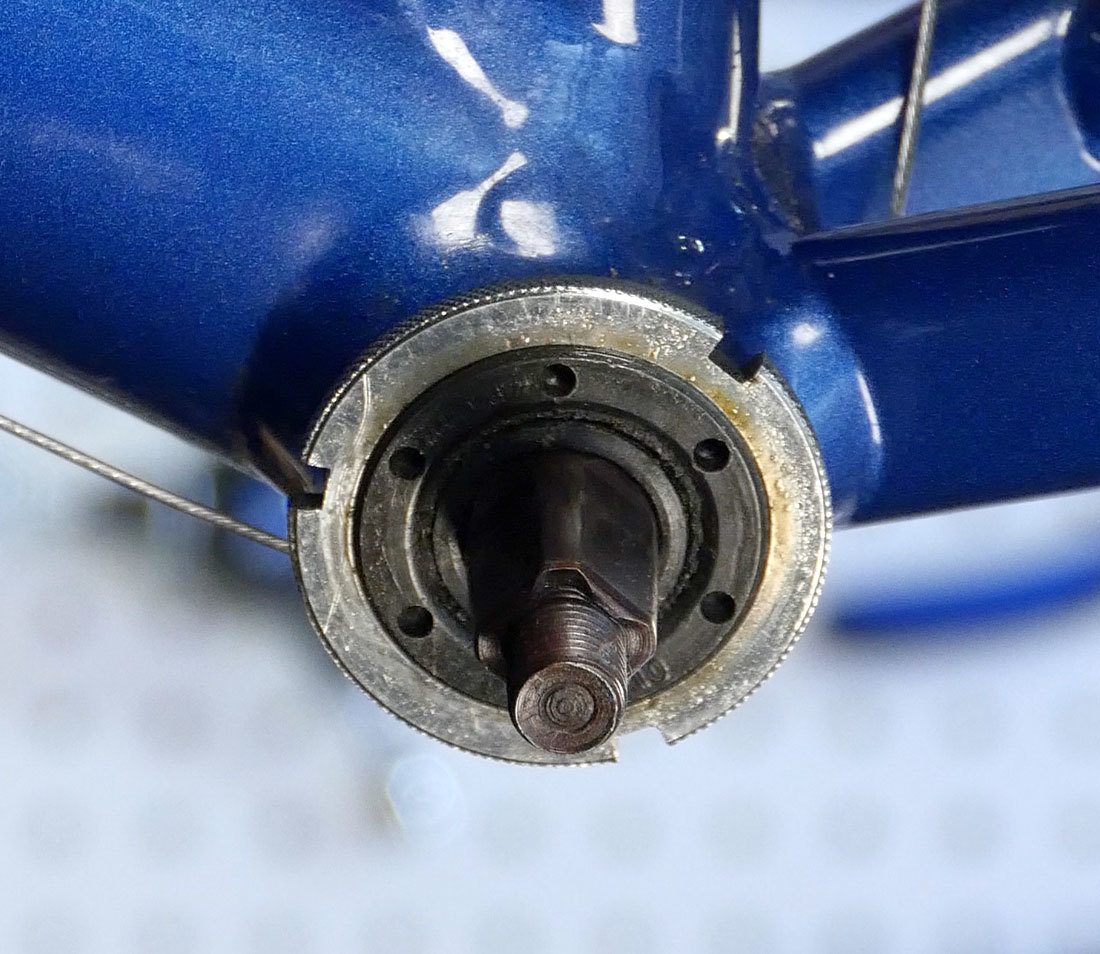 How To Remove & Fit A Press Fit Bottom Bracket On A Road Bike 